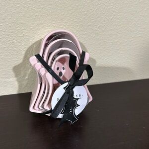 NWT Rae Dunn Pink Ghost ceramic measuring cups | set of 4